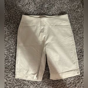 Kaki shorts